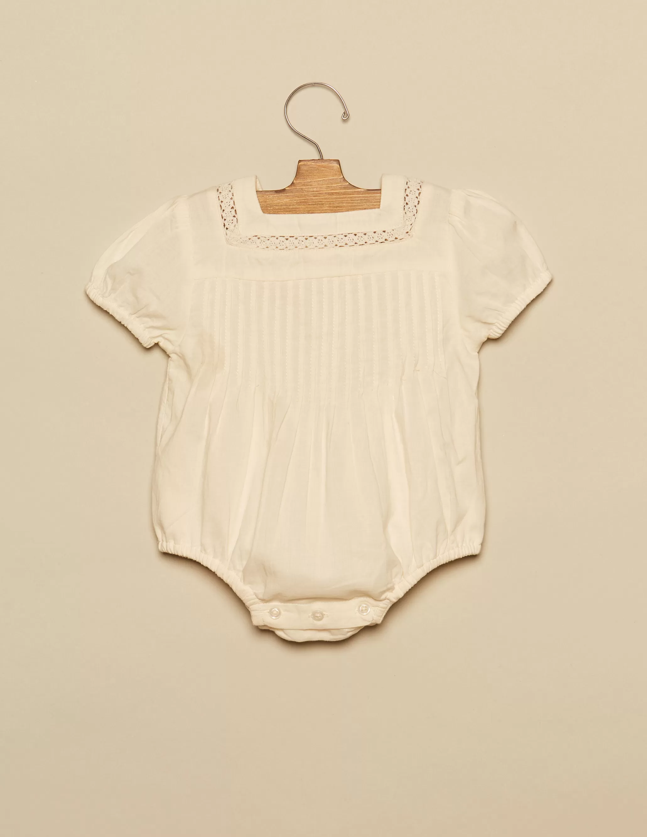 Nicoli BEIGE PIN-TUCK PLAYSUIT< Playsuits & Dungarees