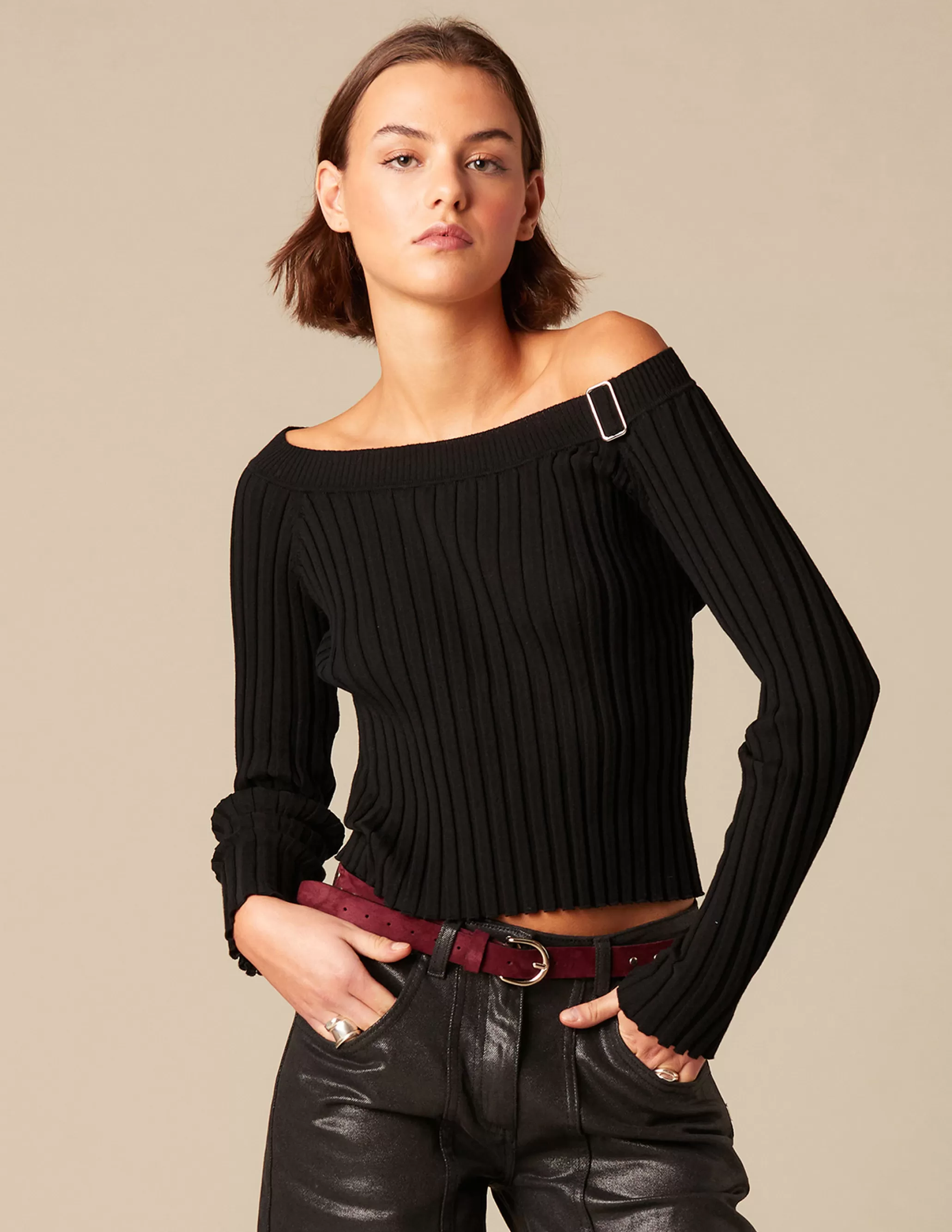 Nicoli BLACK BUCKLE TOP< Tops