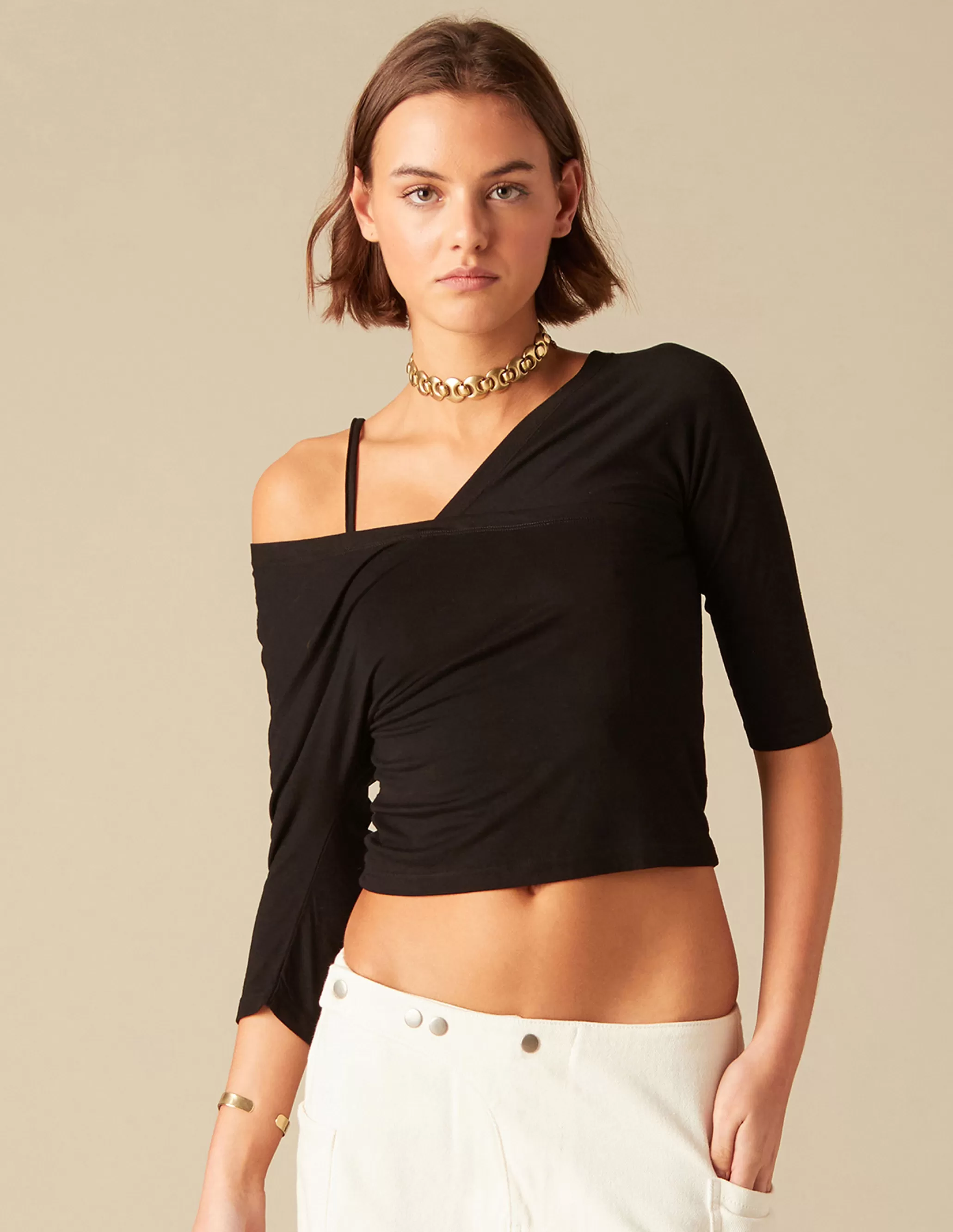 Nicoli BLACK STRAP ASYMMETRIC T-SHIRT< T-shirts