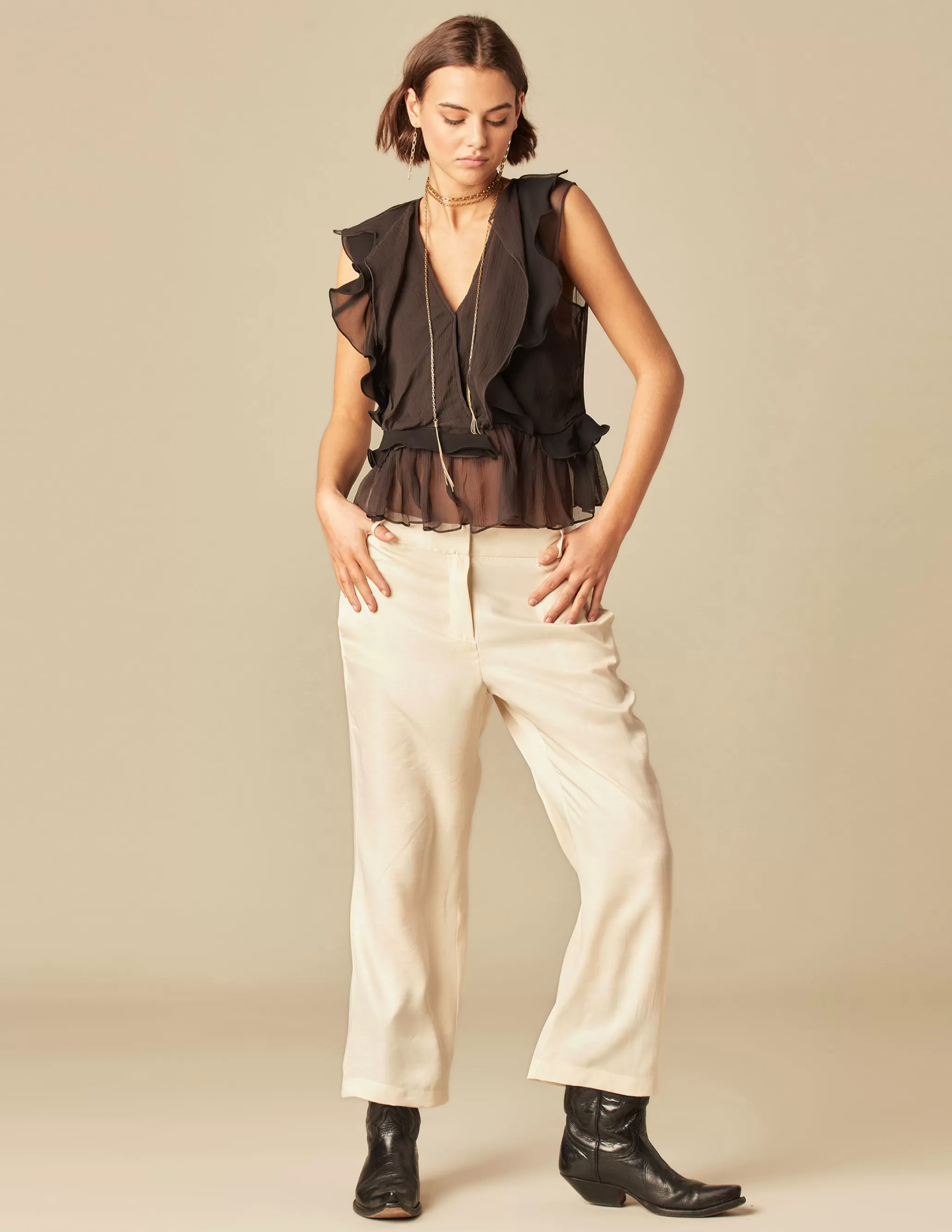 Nicoli Ecru Straight Trousers< Trousers