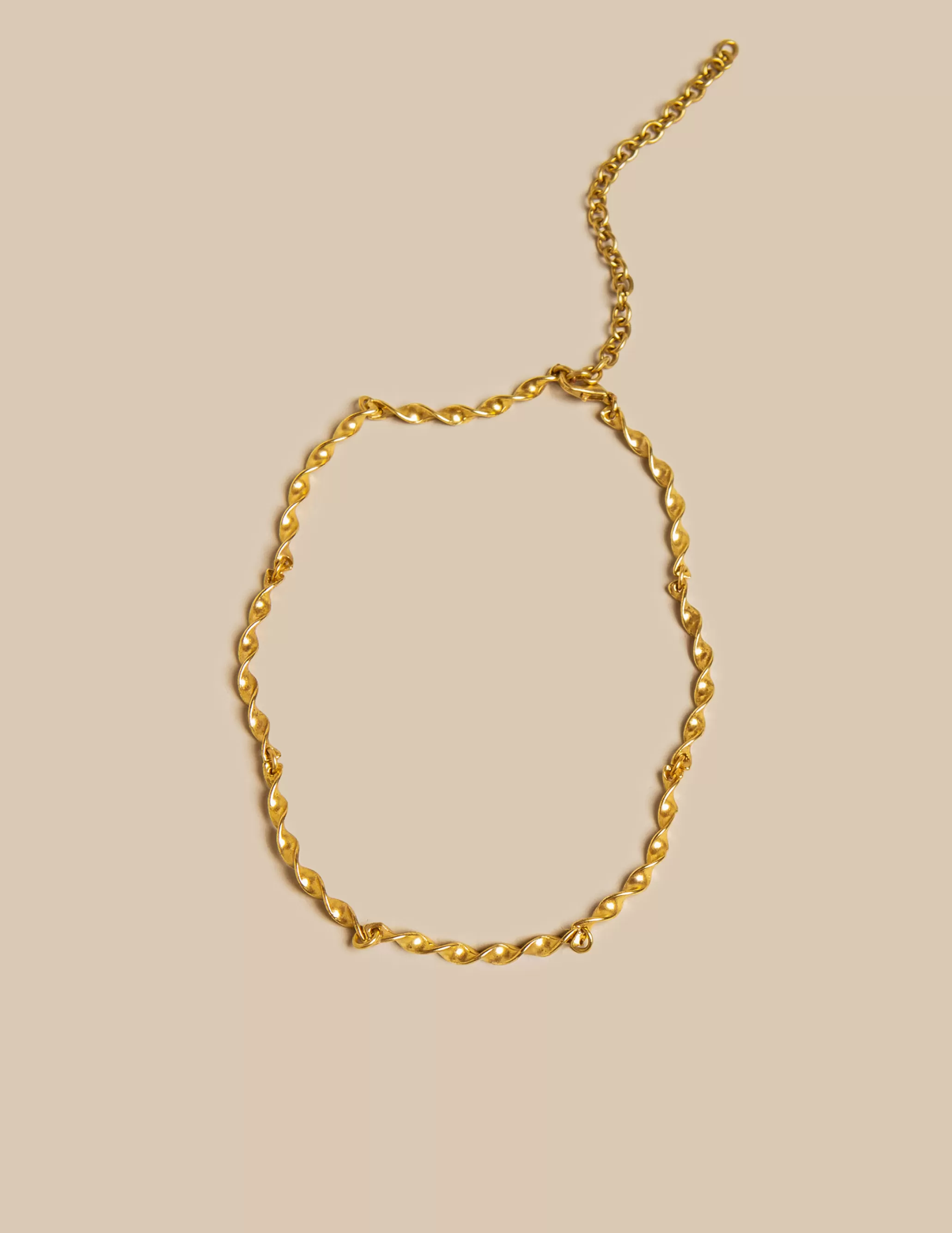 Nicoli GOLD CURVED NECKLACE< Necklaces & Chokers