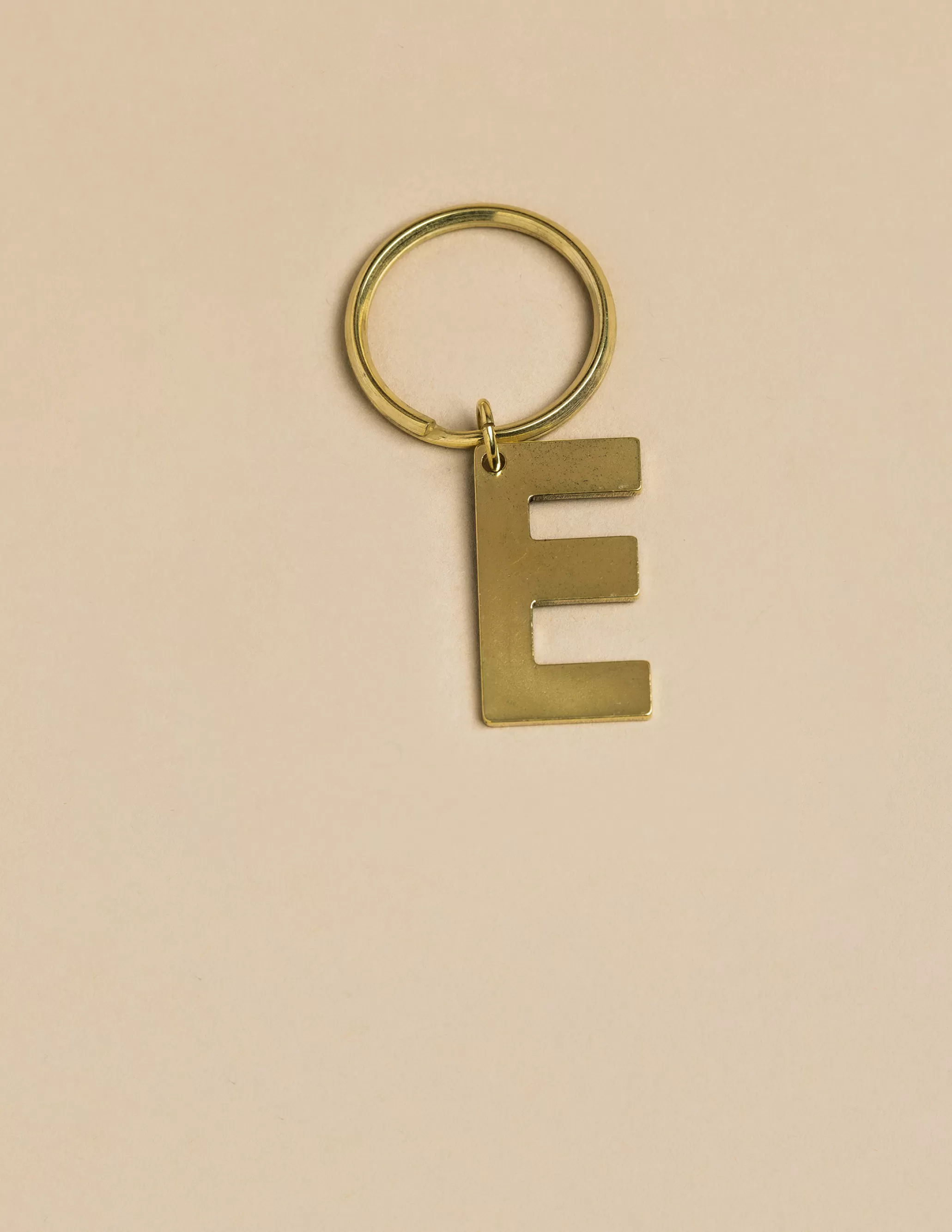 Nicoli GOLD "E" KEYCHAIN< Keychain | Keychain