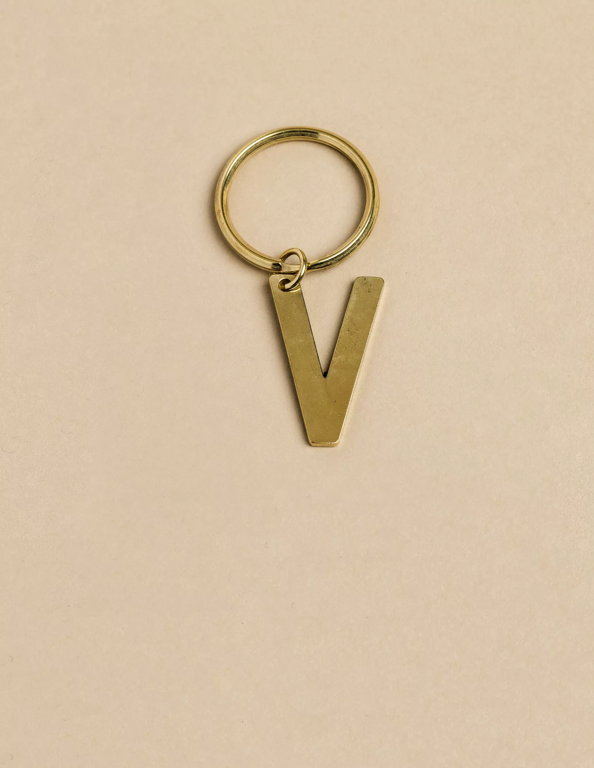 Nicoli GOLD "V" KEYCHAIN< Keychain | Keychain