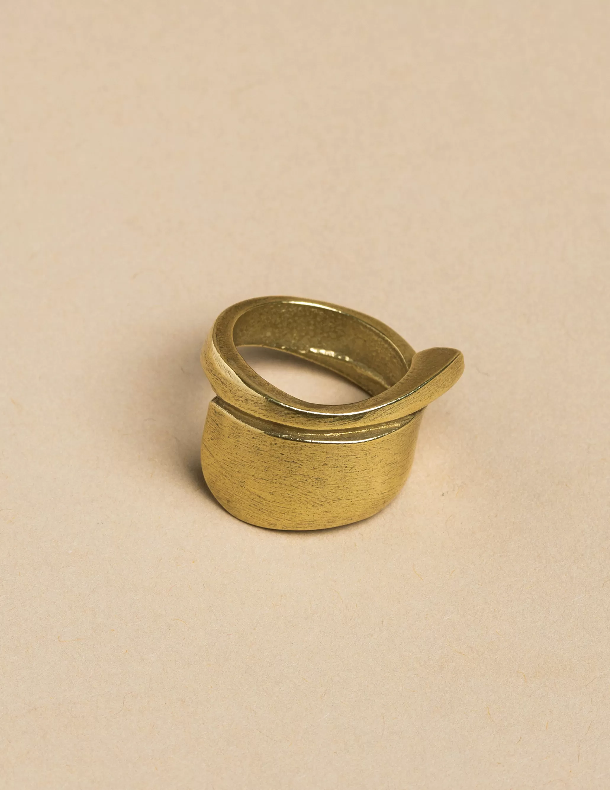 Nicoli GOLD ROLLED UP RING< Rings