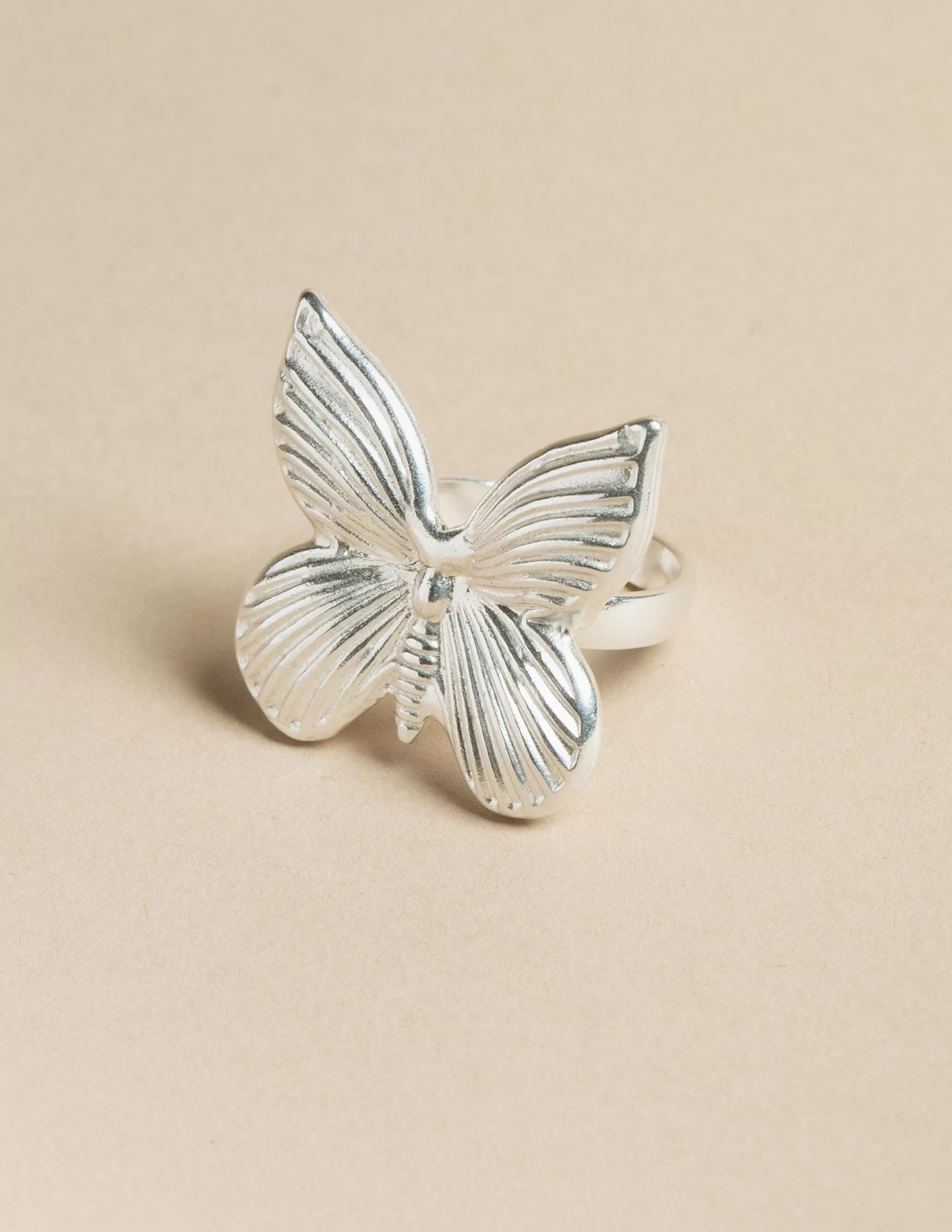 Nicoli LARGE SILVER BUTTERFLY RING< Rings