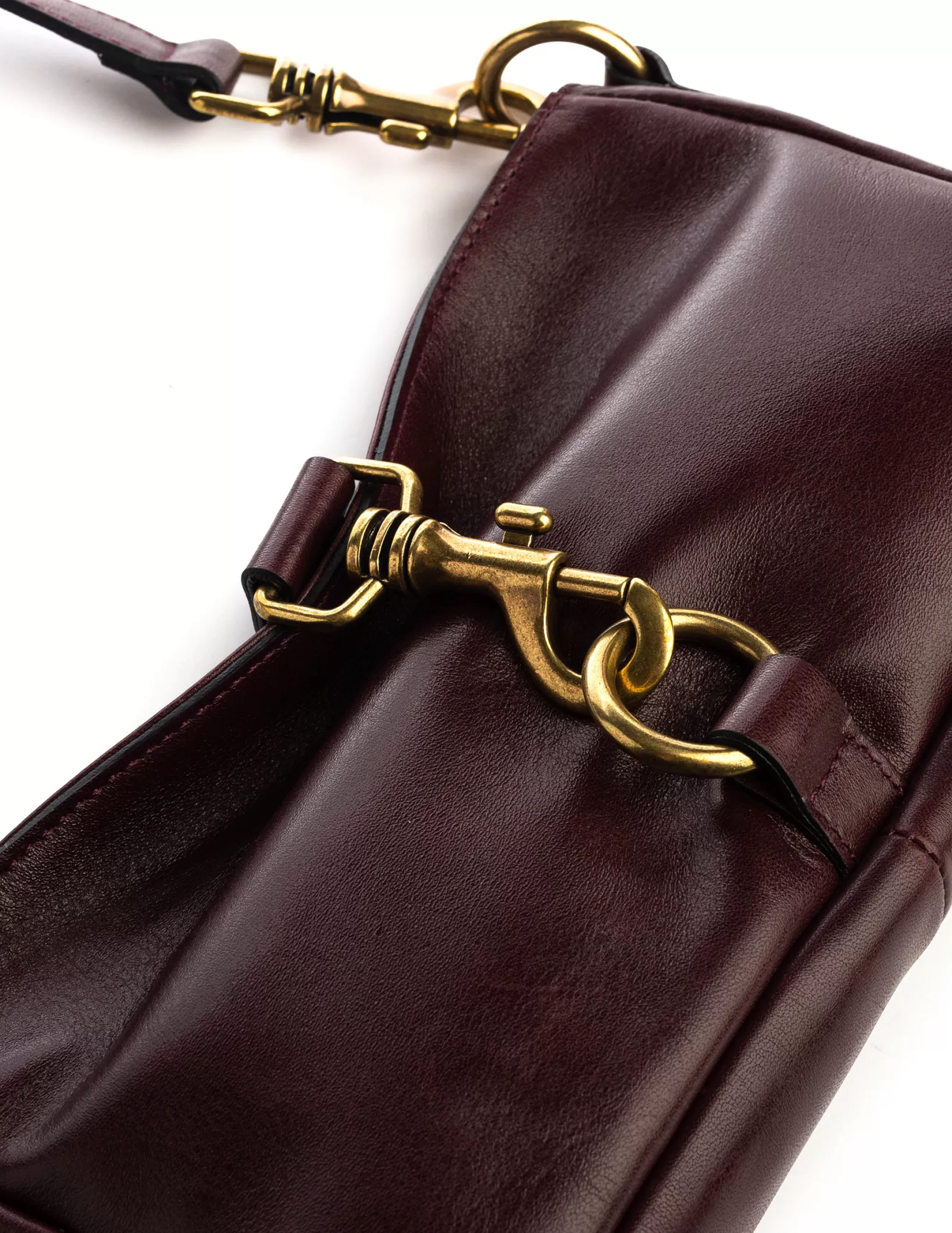 Nicoli Maroon Buckle Bag< Bags