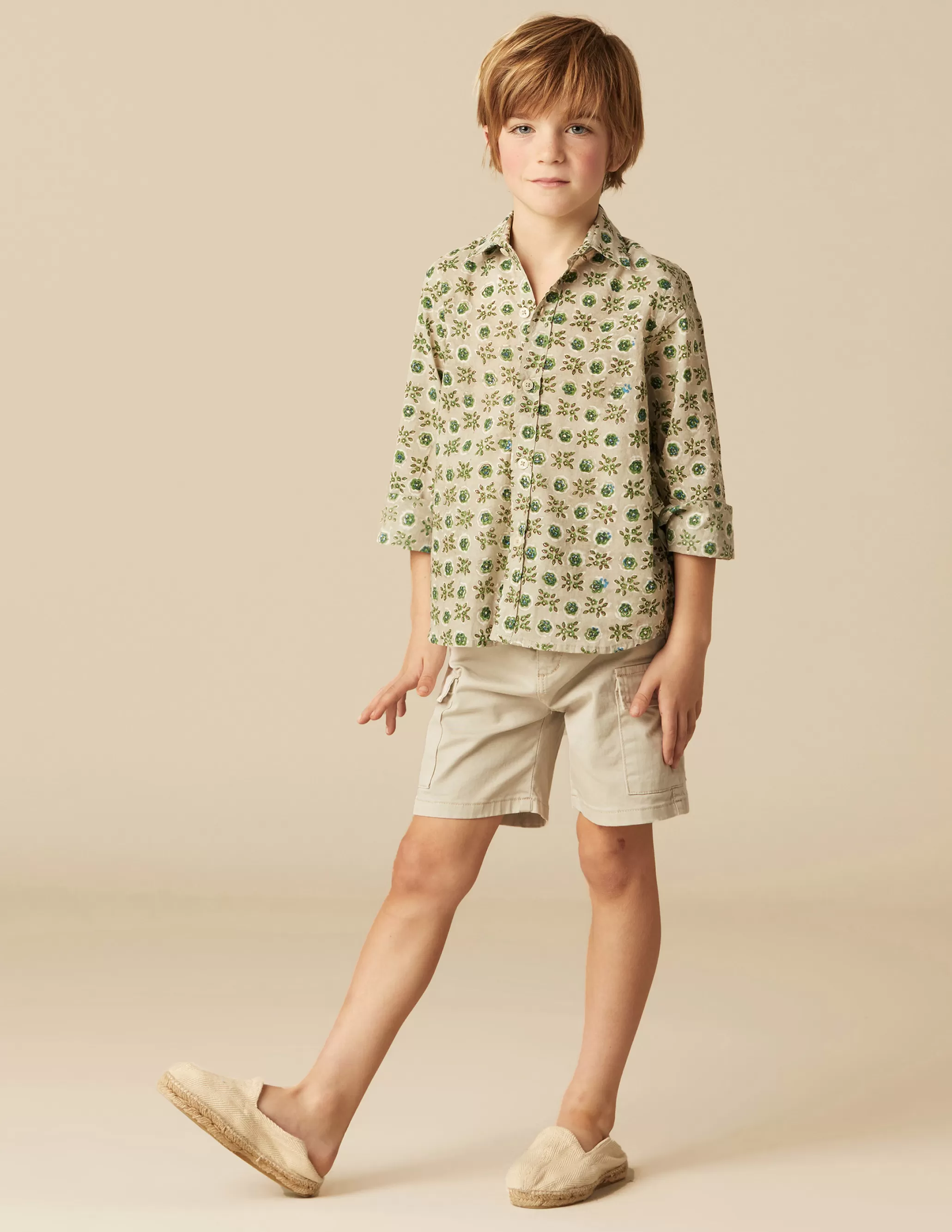 Nicoli SAND CARGO SHORTS<BOY Trousers