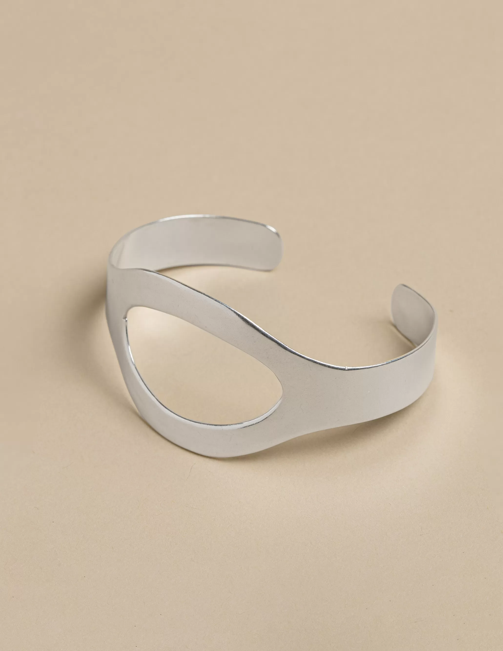 Nicoli SILVER OVAL BRACELET< Bracelets