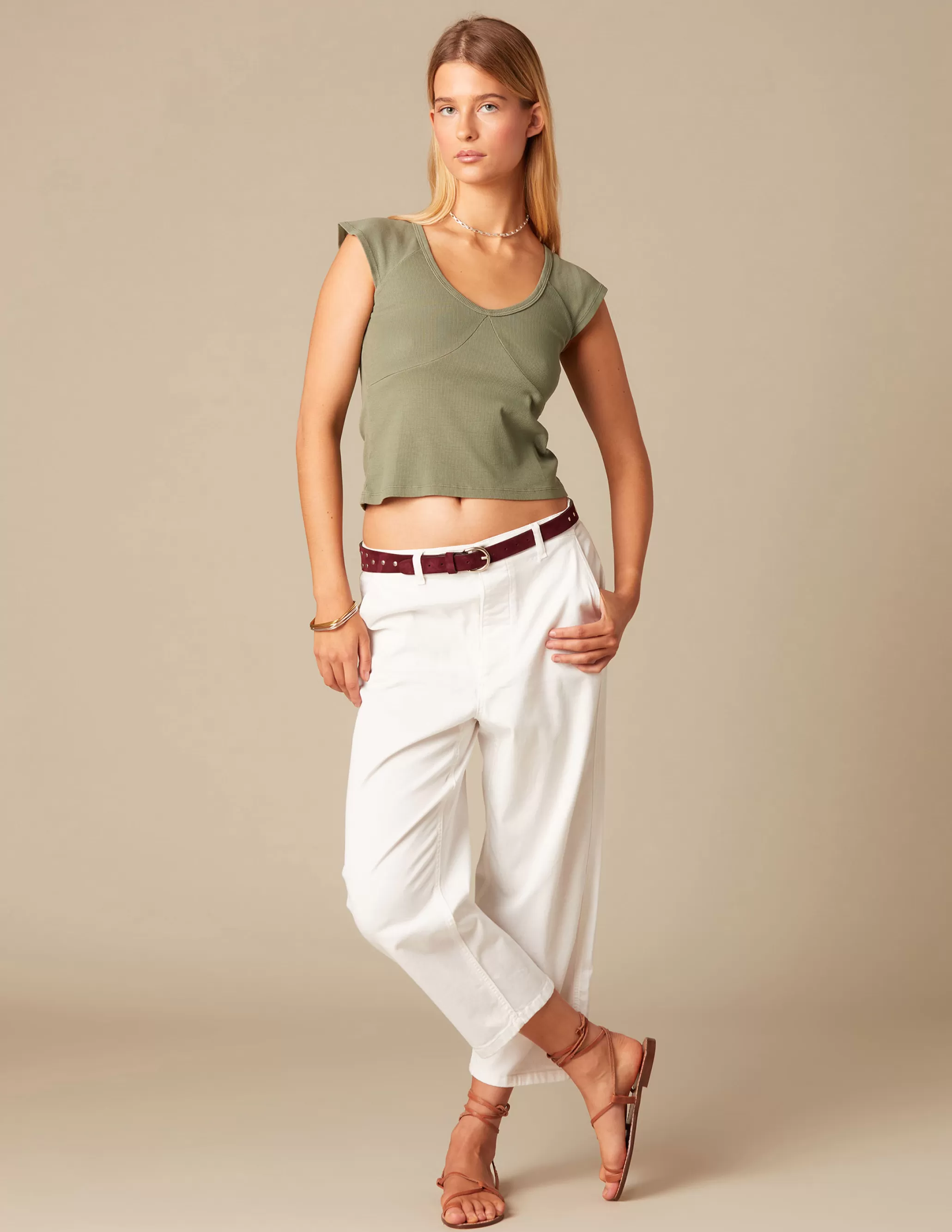 Nicoli WHITE BUTTONED TROUSERS< Trousers