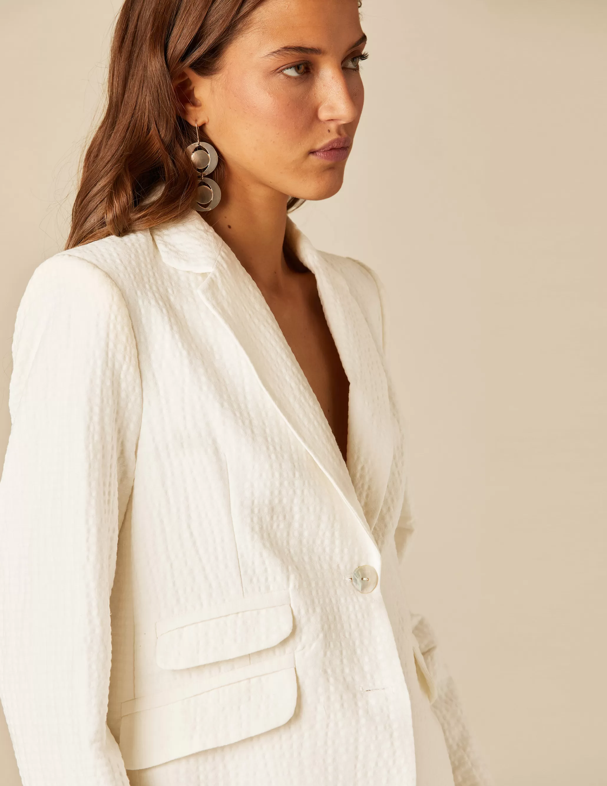 Nicoli WHITE TEXTURED BLAZER< Blazers