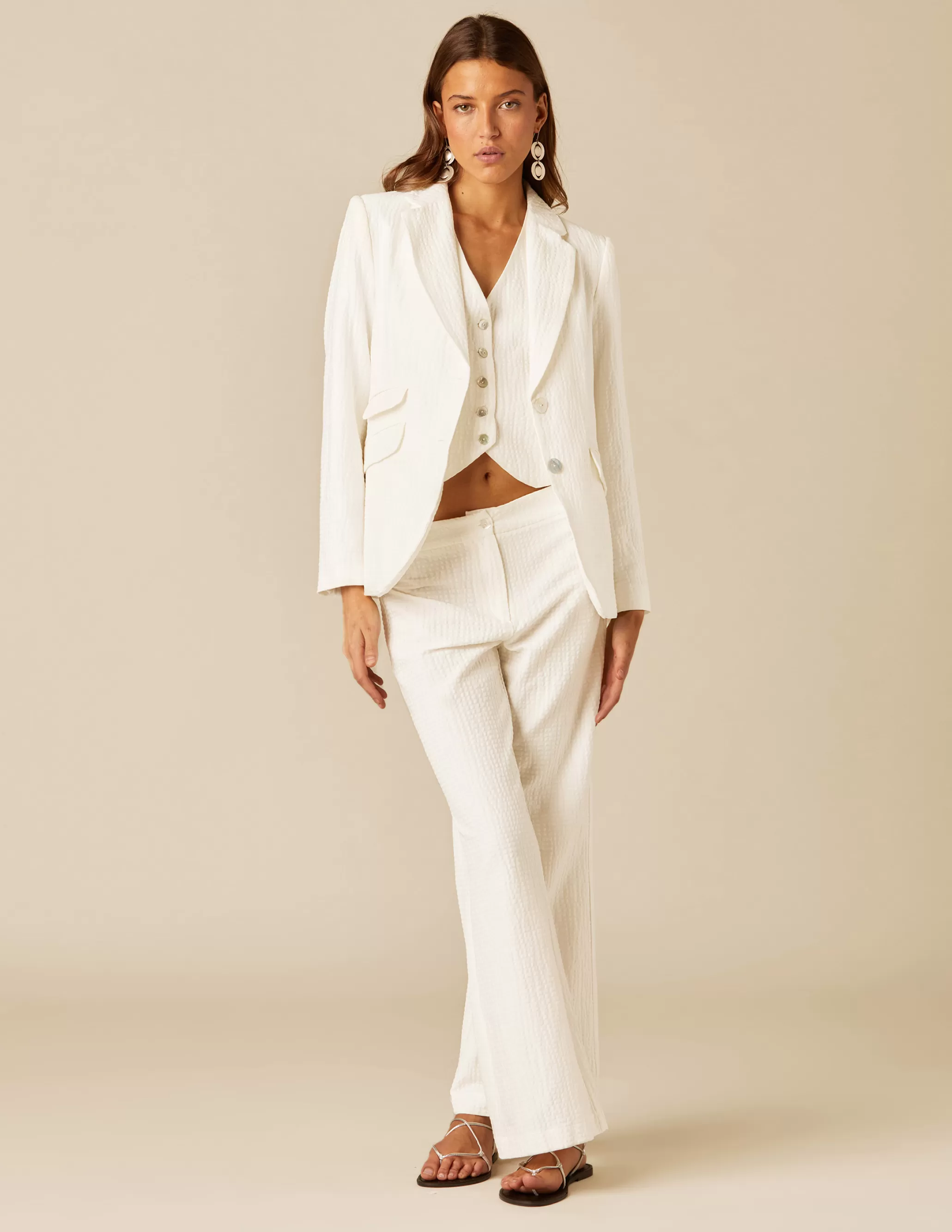 Nicoli WHITE TEXTURED TROUSERS< Trousers