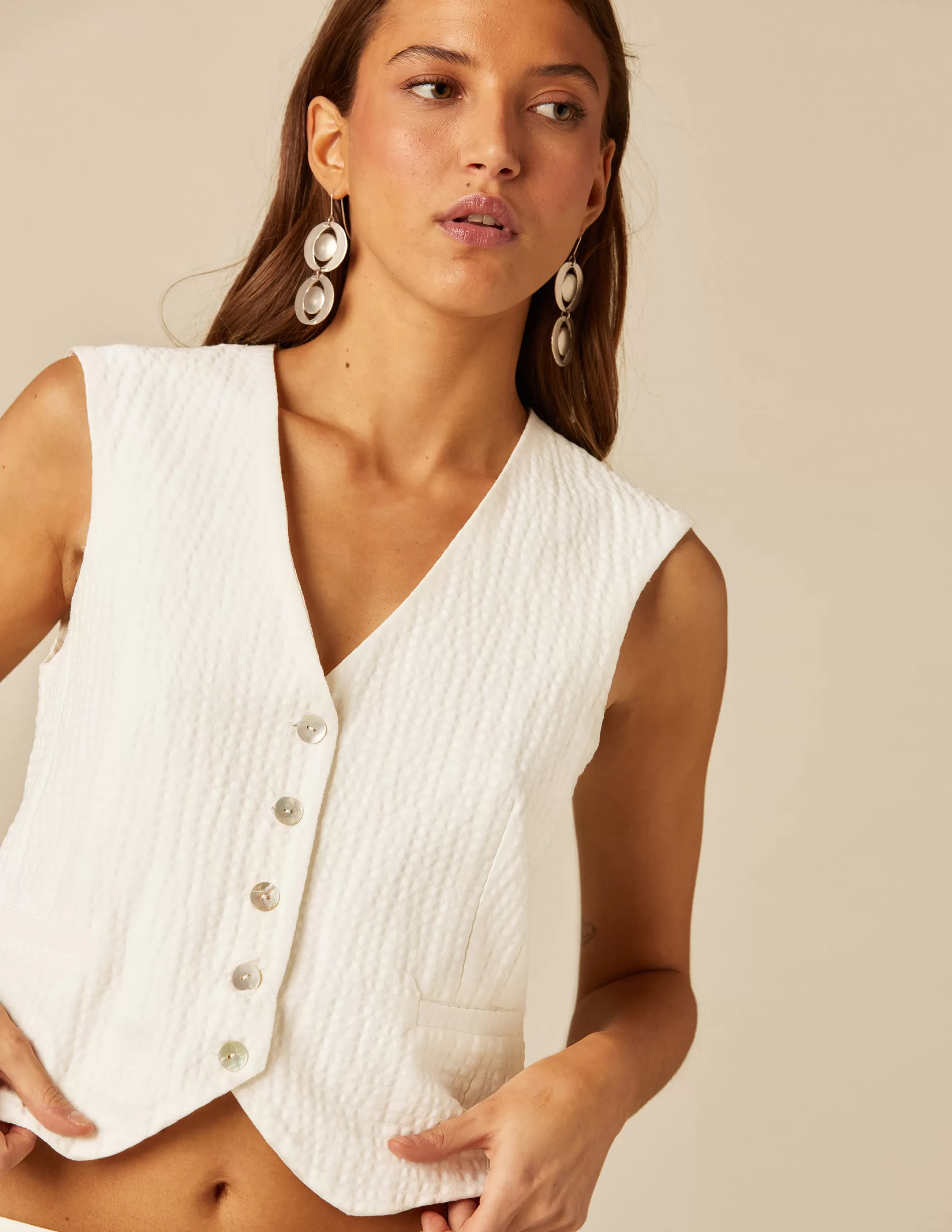 Nicoli WHITE TEXTURED VEST< Waistcoats