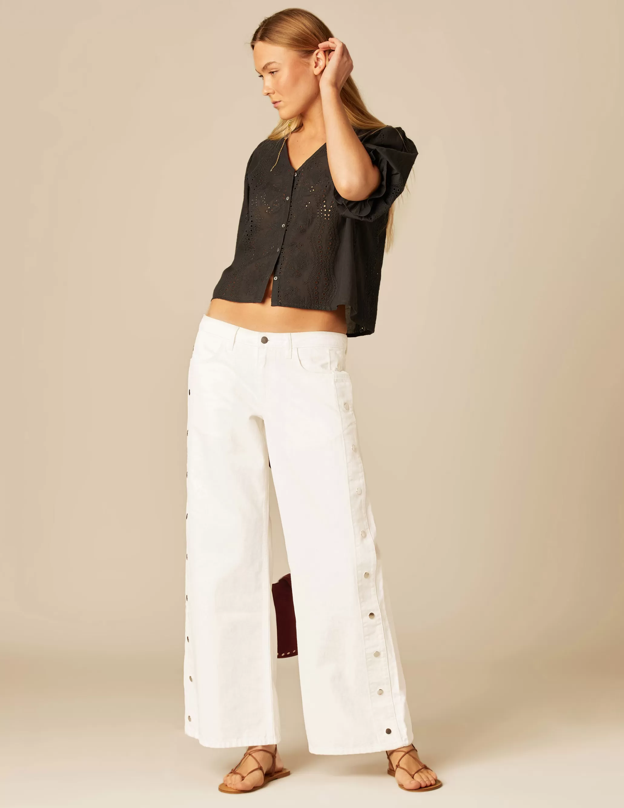 Nicoli WHITE TROUSERS WITH SIDE BUTTONS< Trousers | Denim